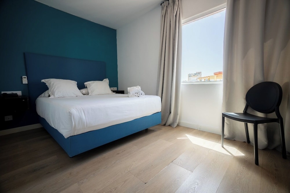 COMFORT, DOUBLE OR TWIN BED