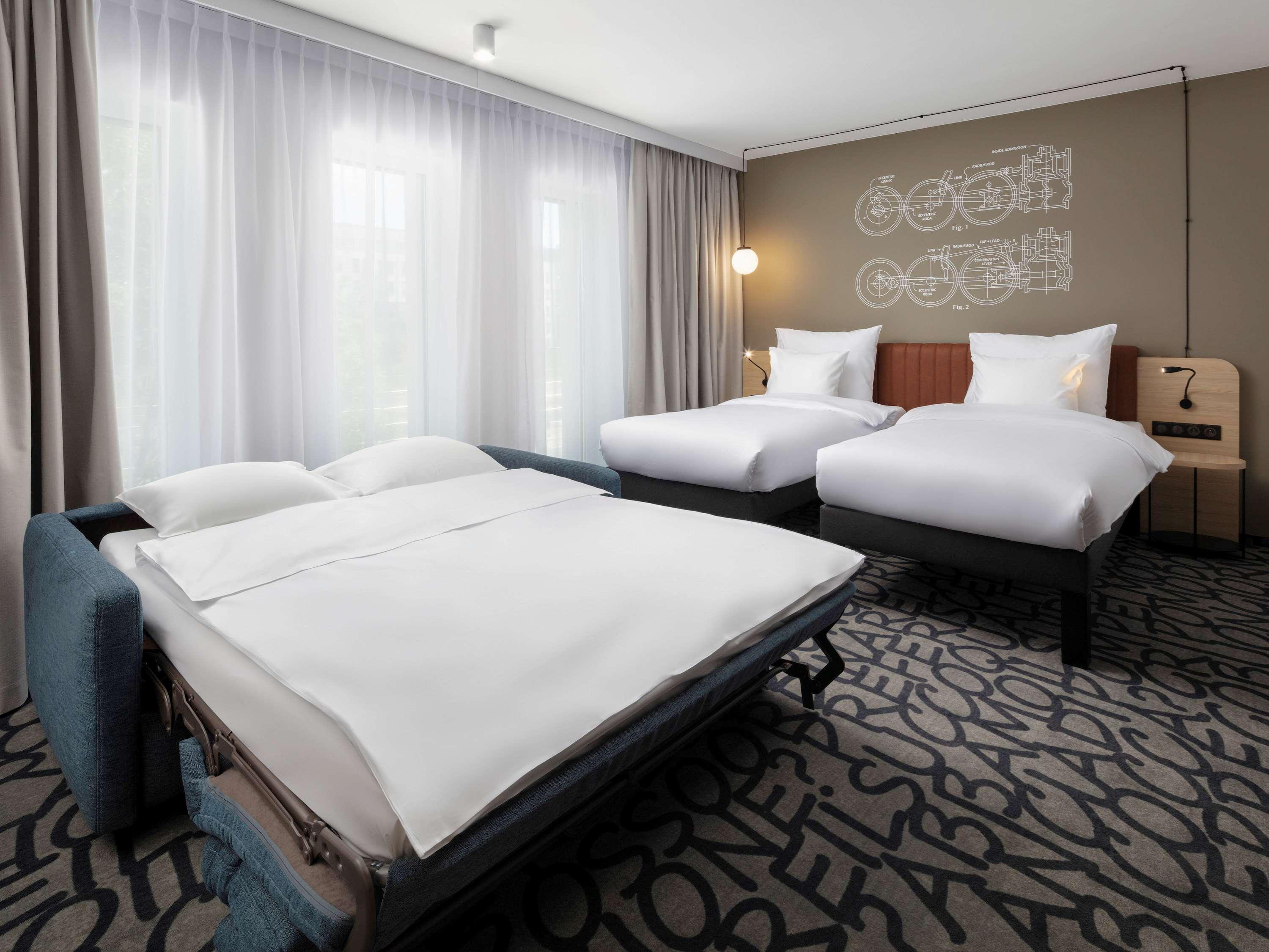 SUPERIOR, TWIN BEDS, SOFA