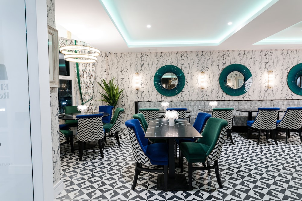 Elephant Rock Hotel 32/40