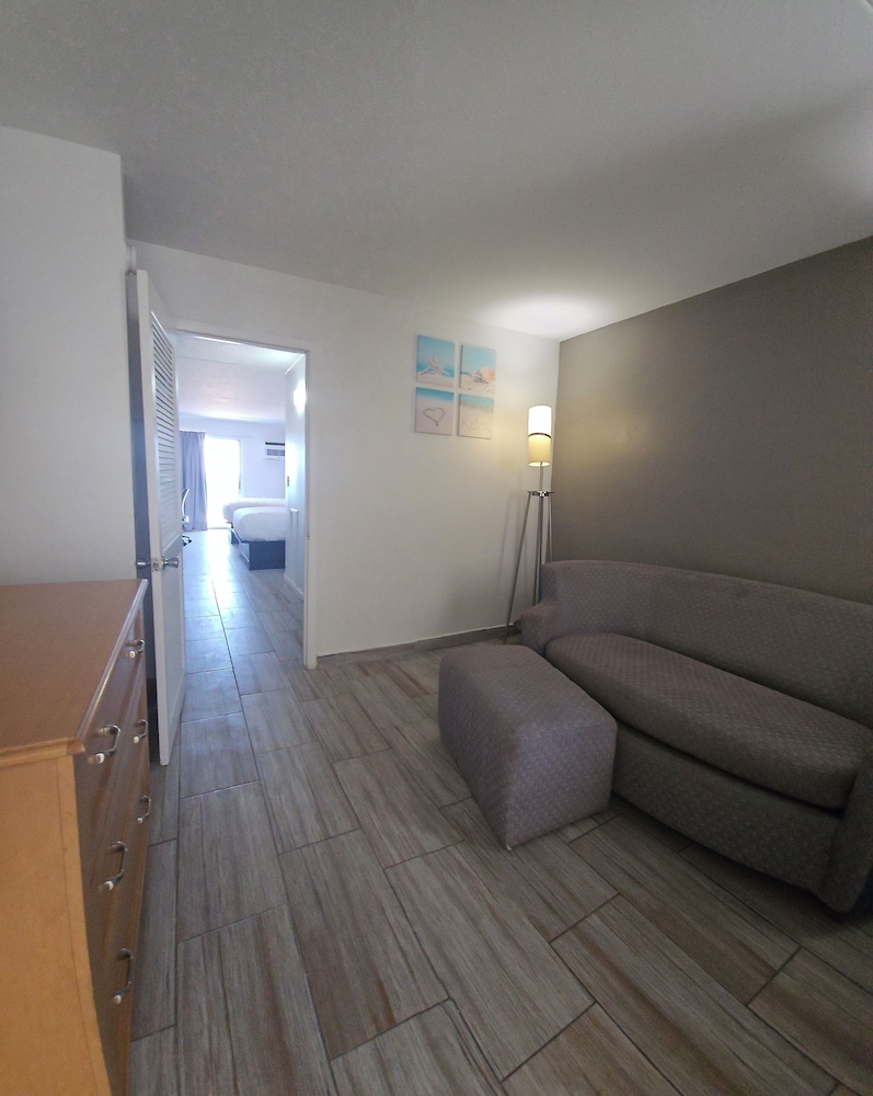 Southern Breeze Oceanfront 42/61