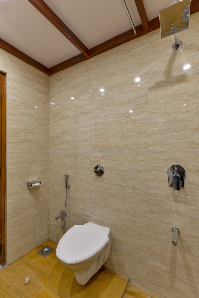 AJANTA HOTEL 18/21