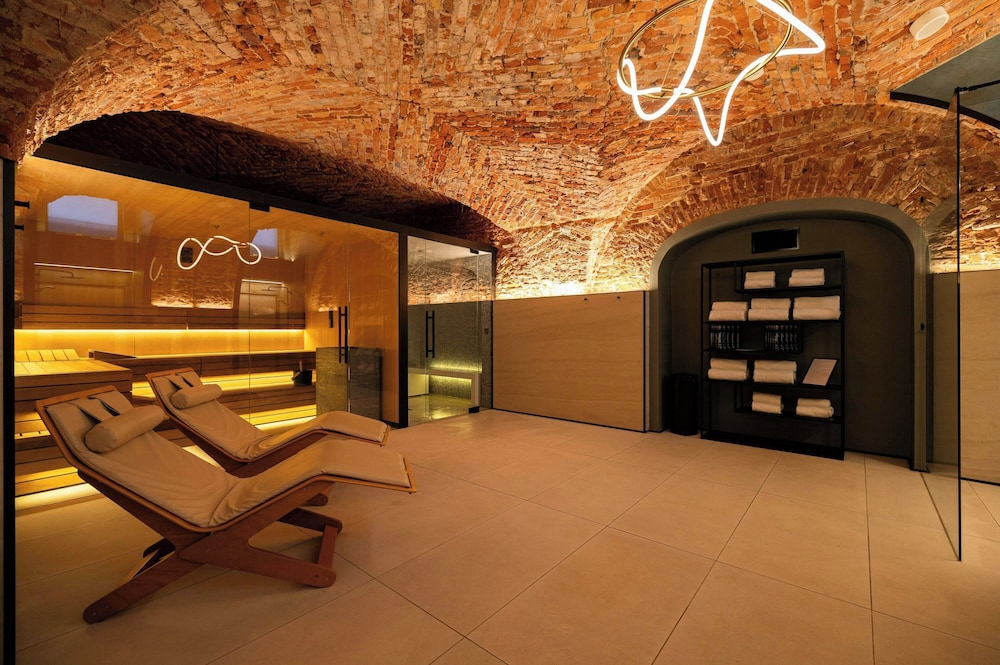 Hotel Verte, Warsaw, Autograph Collection 24/50