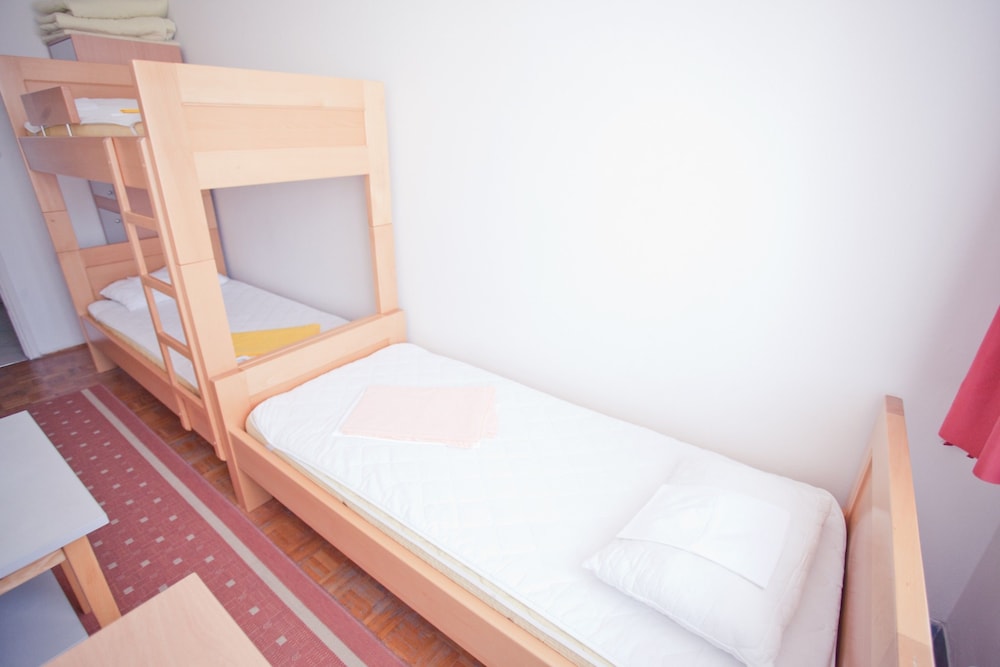 HI Hostel Zagreb 11/32