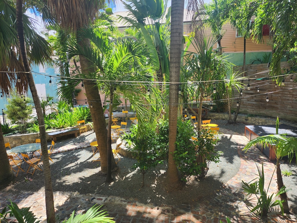 Club Comanche Hotel St Croix 56/58