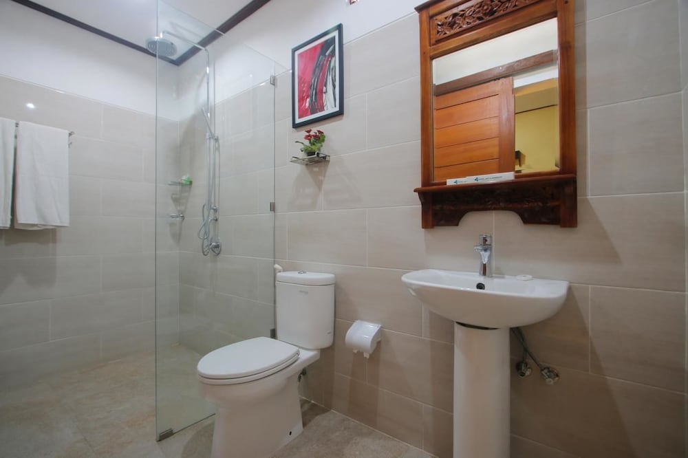 Hotel Jati And Home Stay 30/71