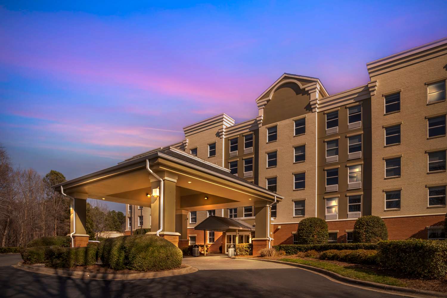 Comfort Suites near Birkdale Village Huntersville 7/42
