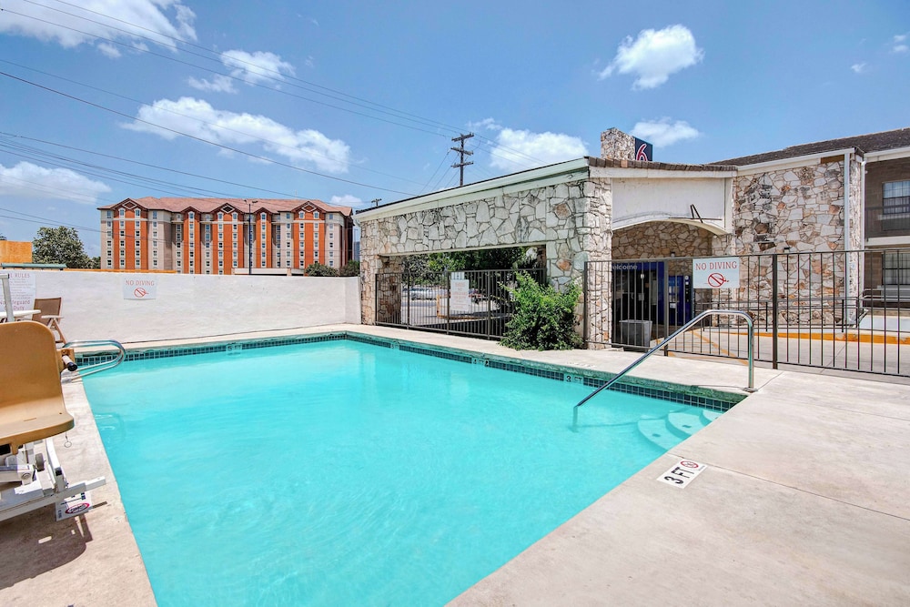 Studio6 San Antonio, TX - Northwest Medical Center 37/43