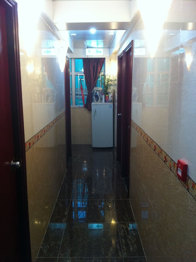 New London Hostel 21/29