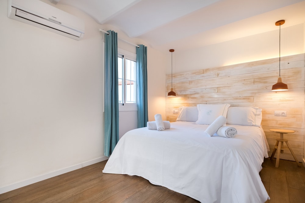 2 BEDROOMS, COMFORT, APARTMENT, CITY VIEW