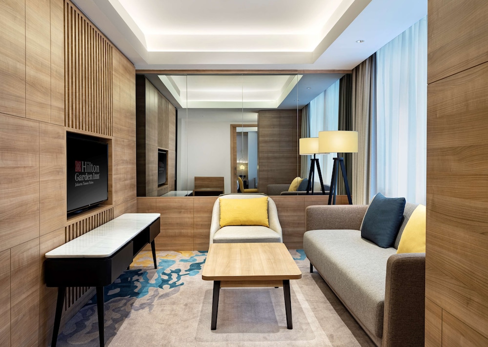 Hilton Garden Inn Jakarta Taman Palem 37/63