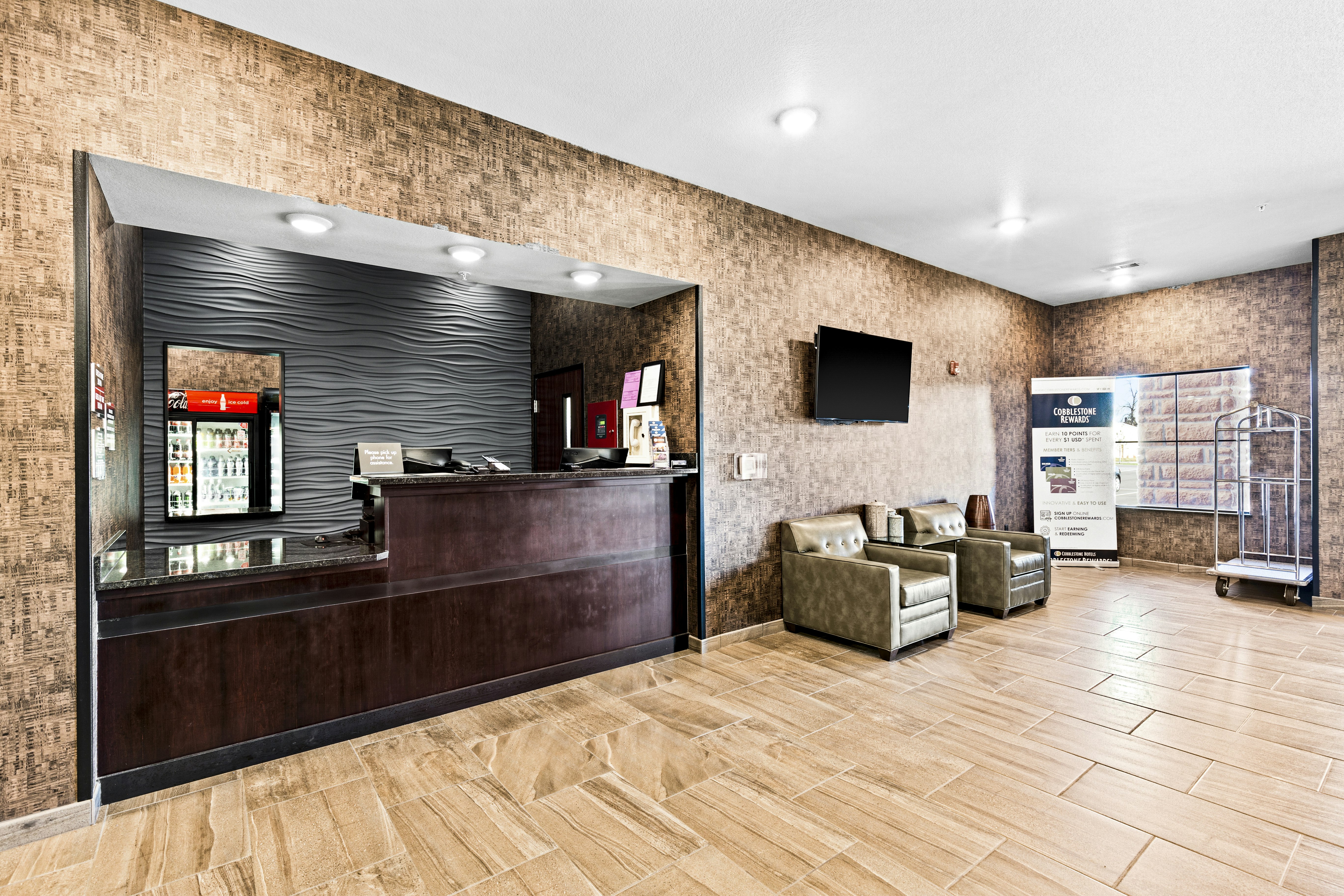 Cobblestone Hotel & Suites - Superior Duluth 3/50
