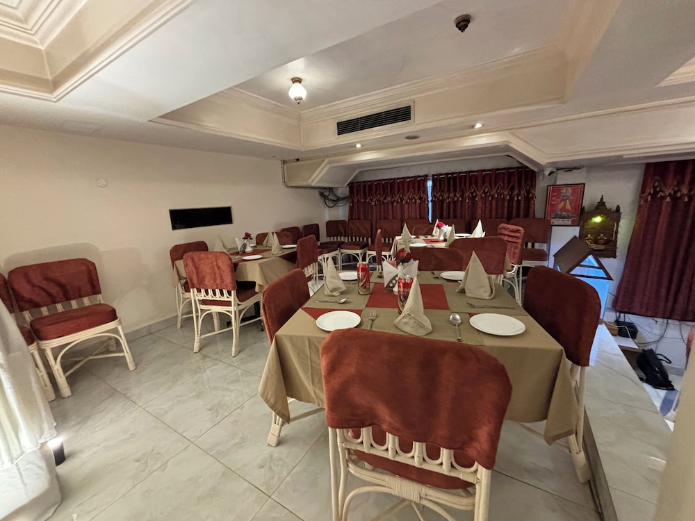 HOTEL PRADEEP 41/55