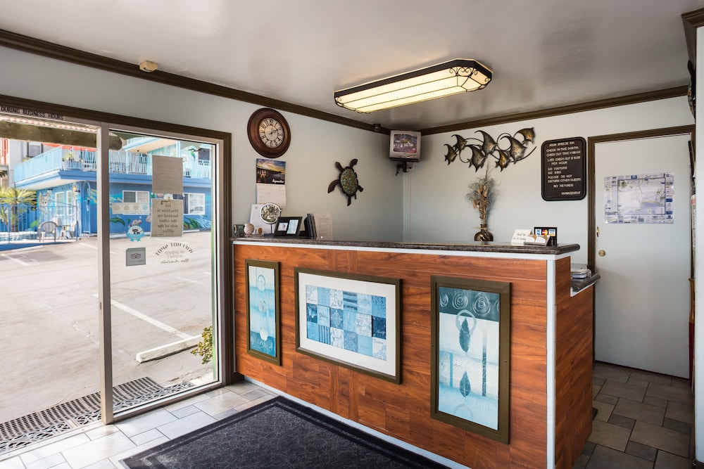 Aqua Breeze Inn 7/55