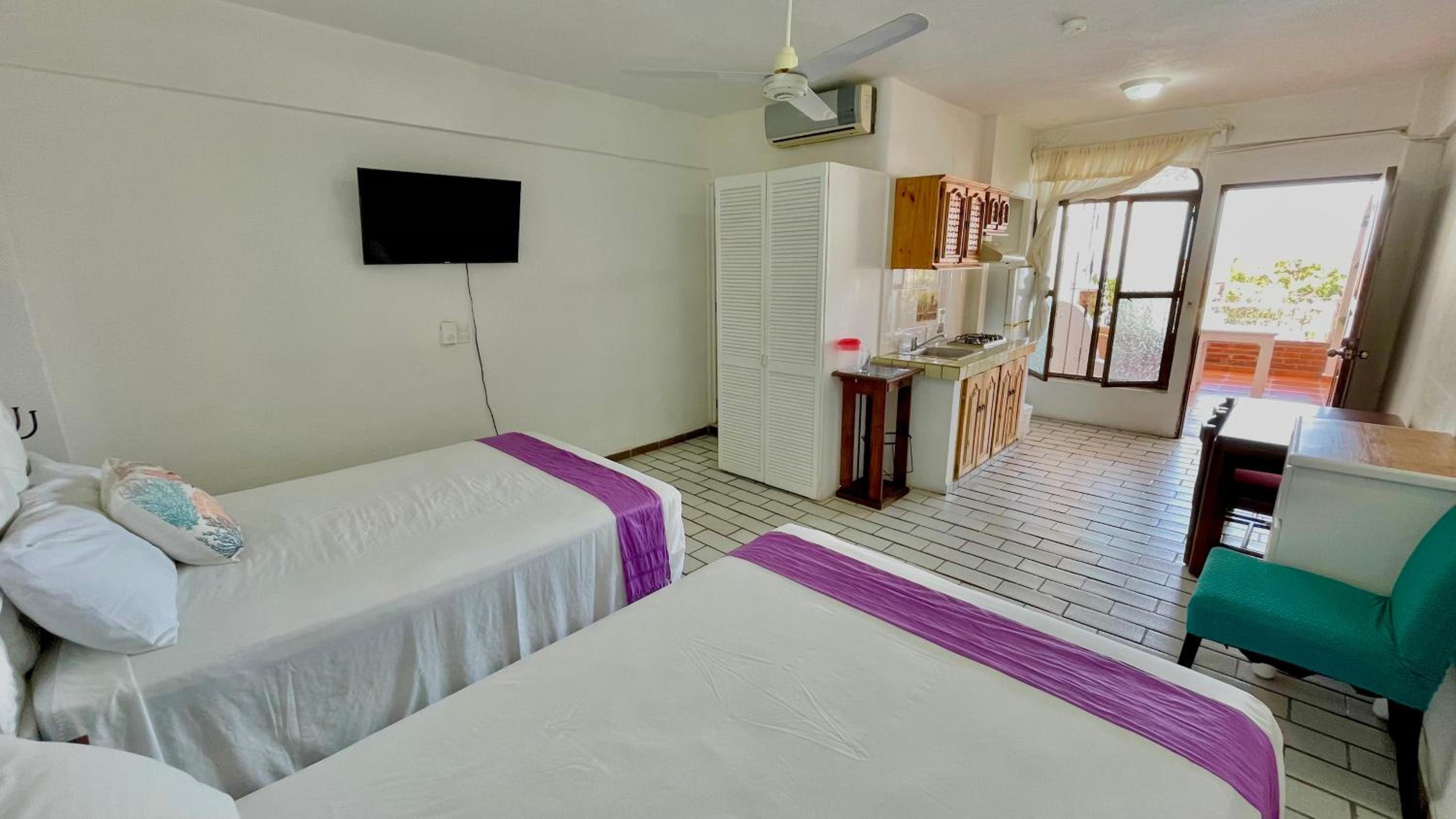 Junior Suite, Partial Ocean View