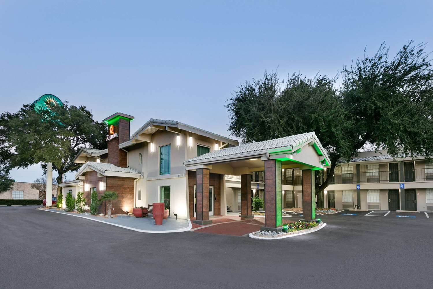 La Quinta Inn by Wyndham Dallas Uptown 4/31