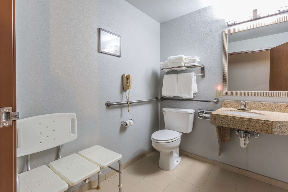Comfort Inn Alton near I-255 11/47