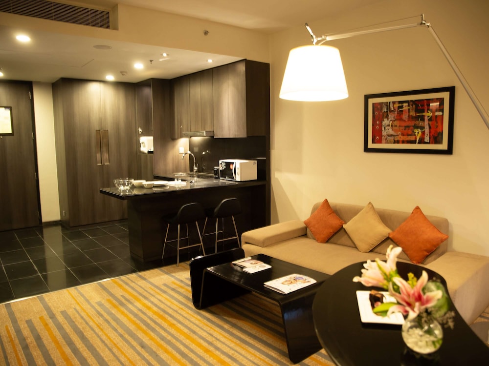 NOVOTEL KOLKATA HOTEL AND RESIDENCES 8/74