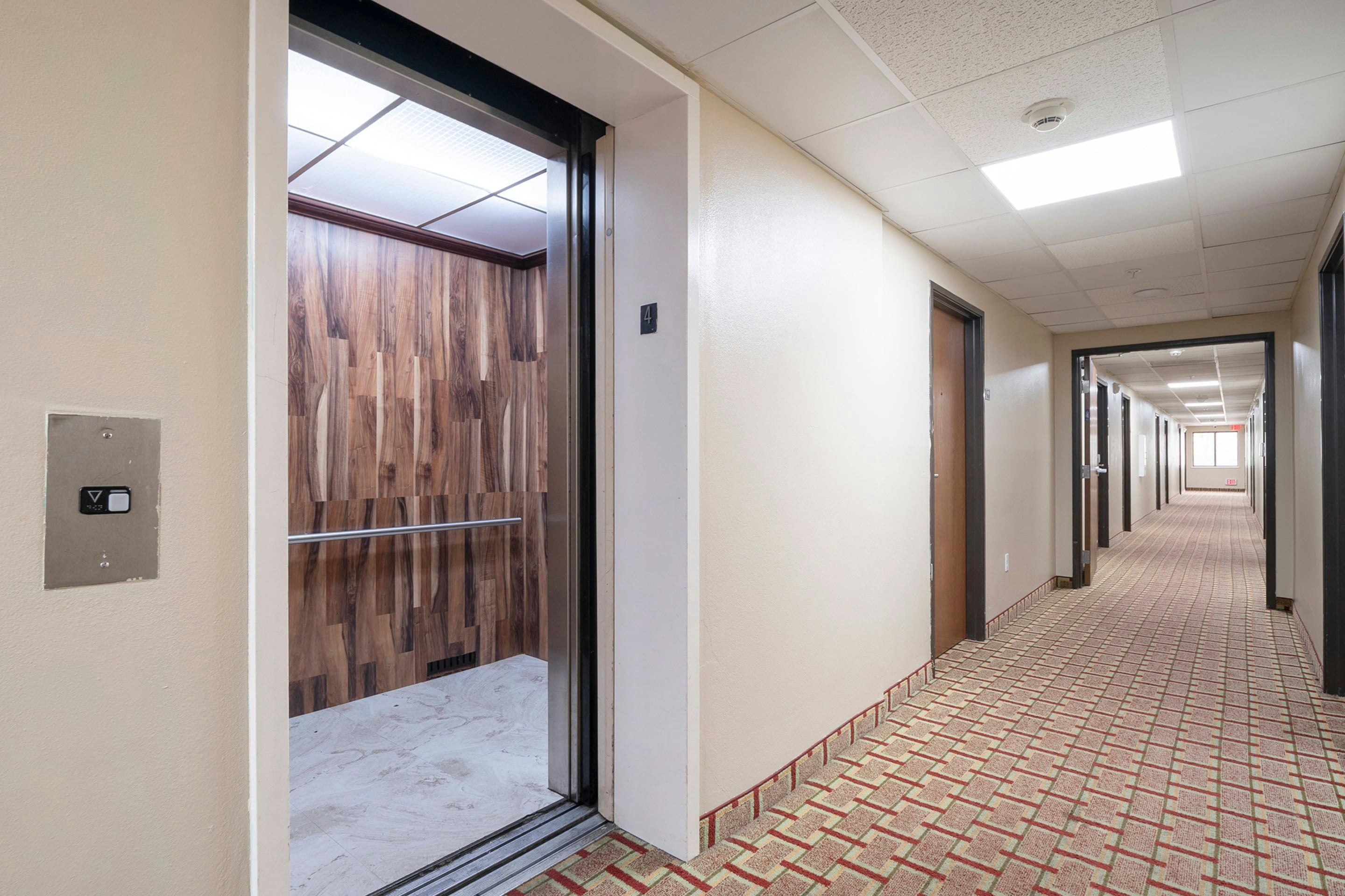 OYO Townhouse Houston Airport North 11/27