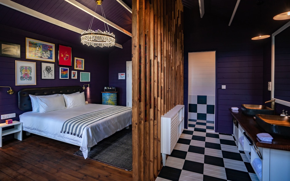 Oaga Art Resort 23/60