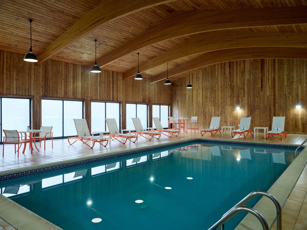 swimming pool spa