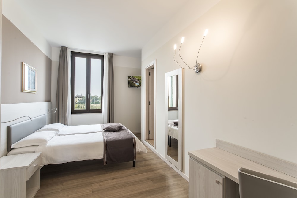 Dogana Hotel 28/65