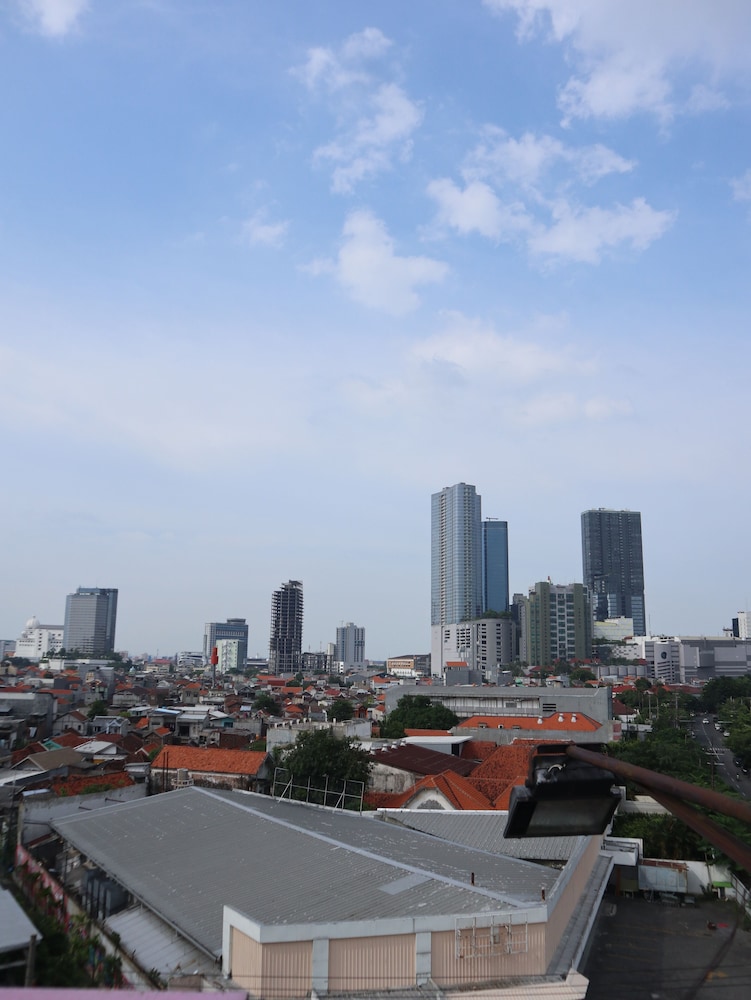 Best Hotel Kedungsari 39/42