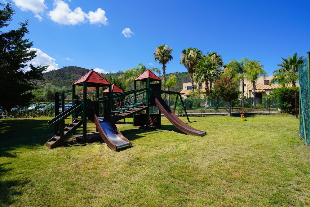 Cefalu Resort Sporting Club 33/69