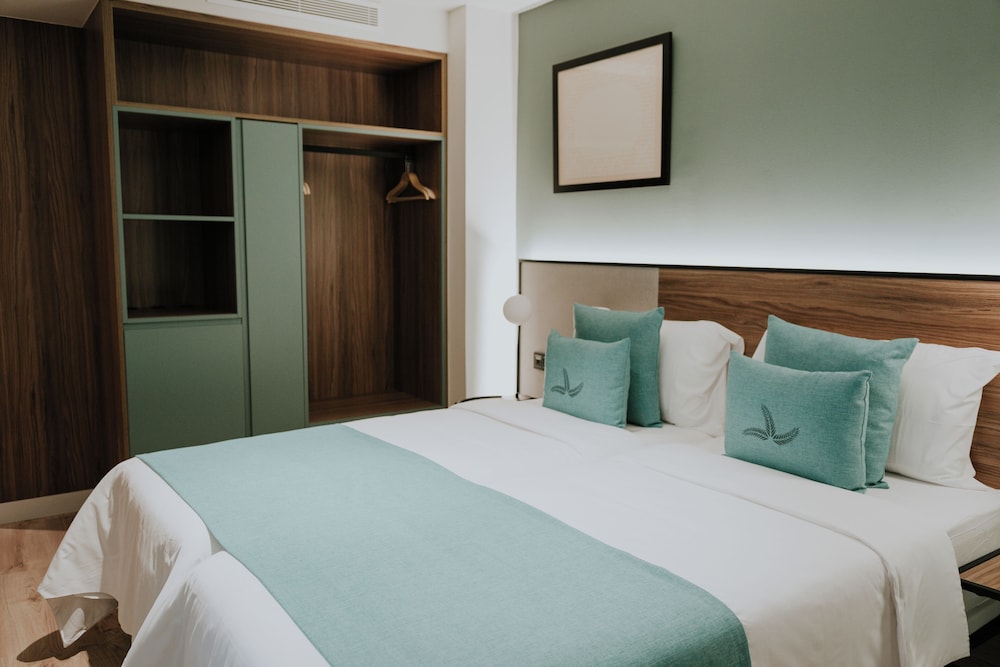 EXECUTIVE, DOUBLE BED