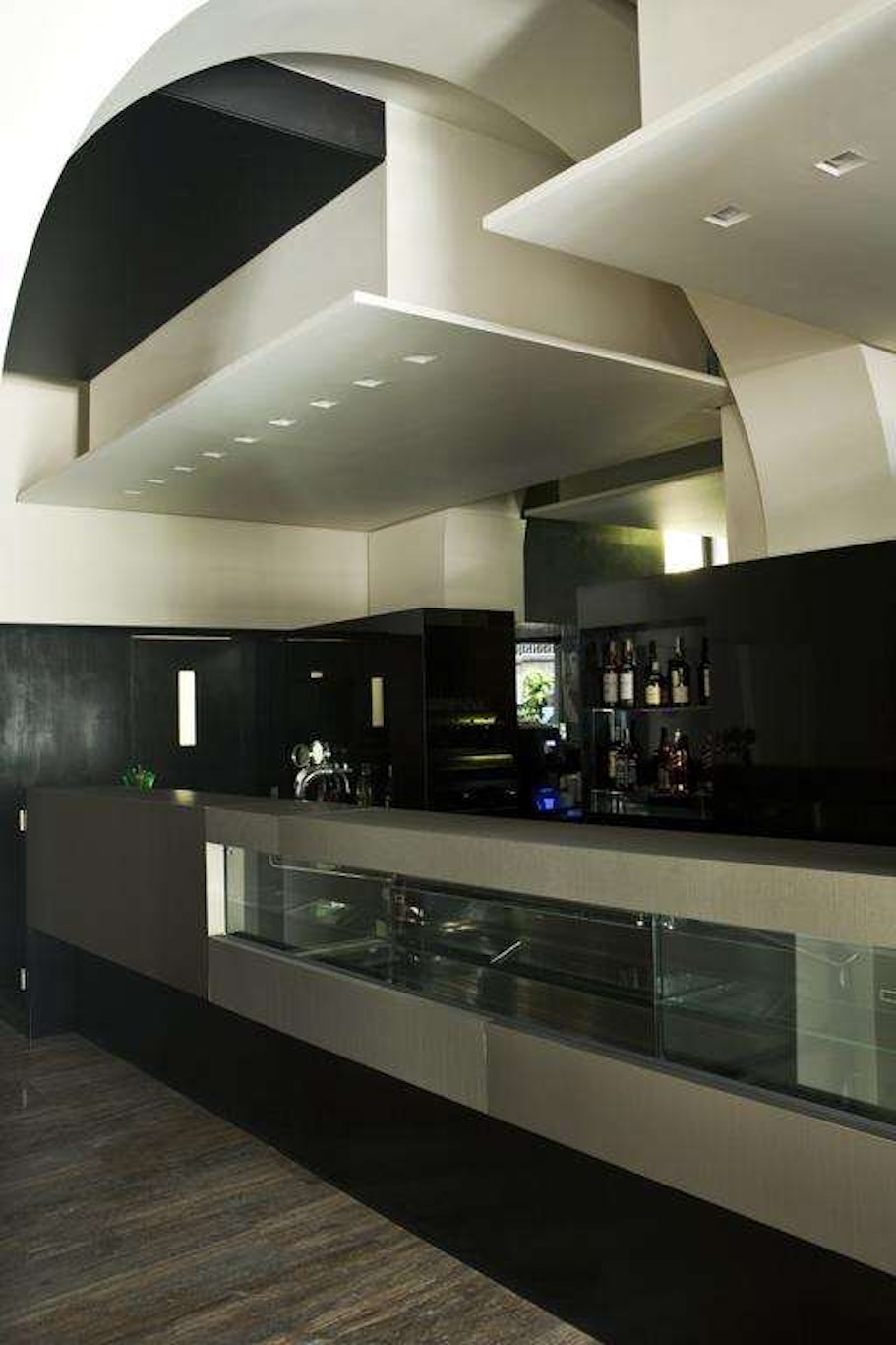 Romano House 8/69