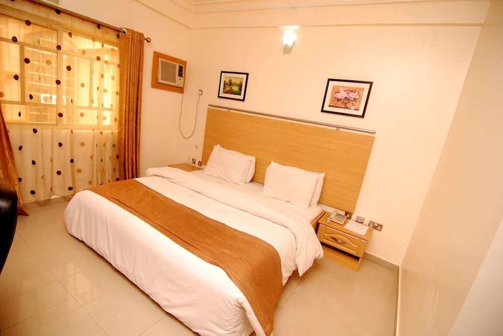 Ayalla Hotels Ltd 6/50