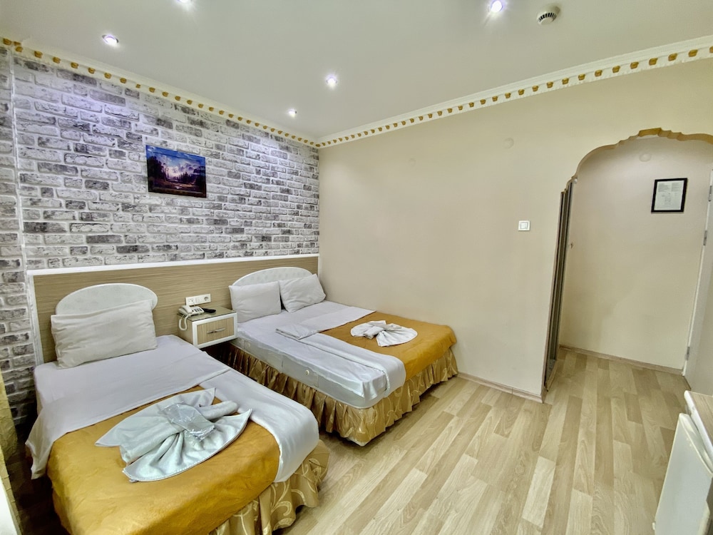 GRAND ORAL HOTEL 5/50