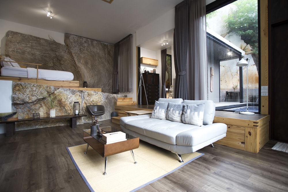 Nhapha Khao Yai Resort 24/60