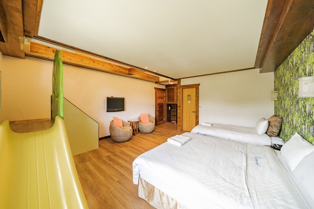 ROOM, TRIPLE