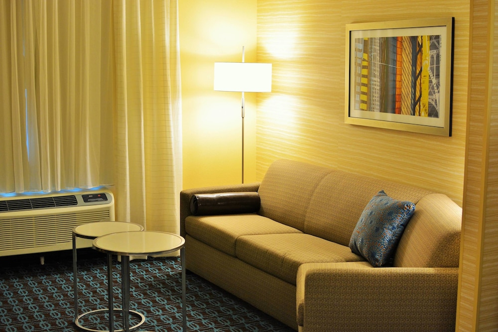 Fairfield Inn Suites Omaha Northwest 28/43