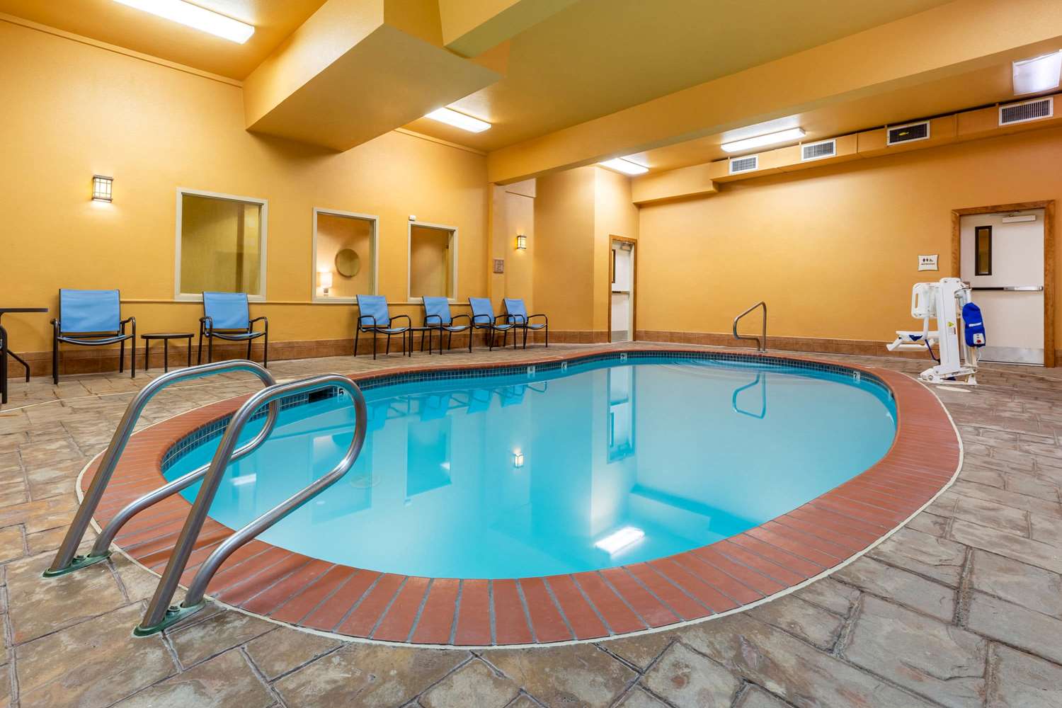 swimming pool spa