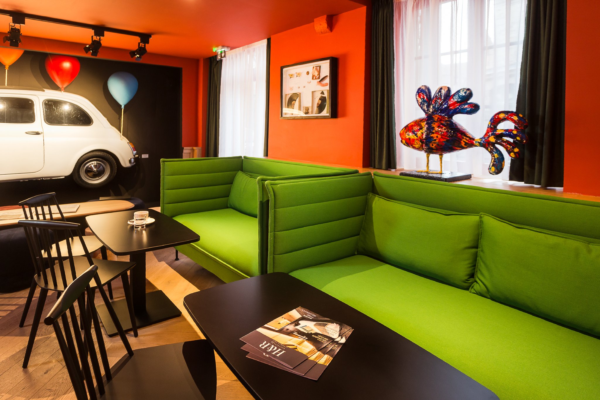 Hotel Du Dragon 24/36