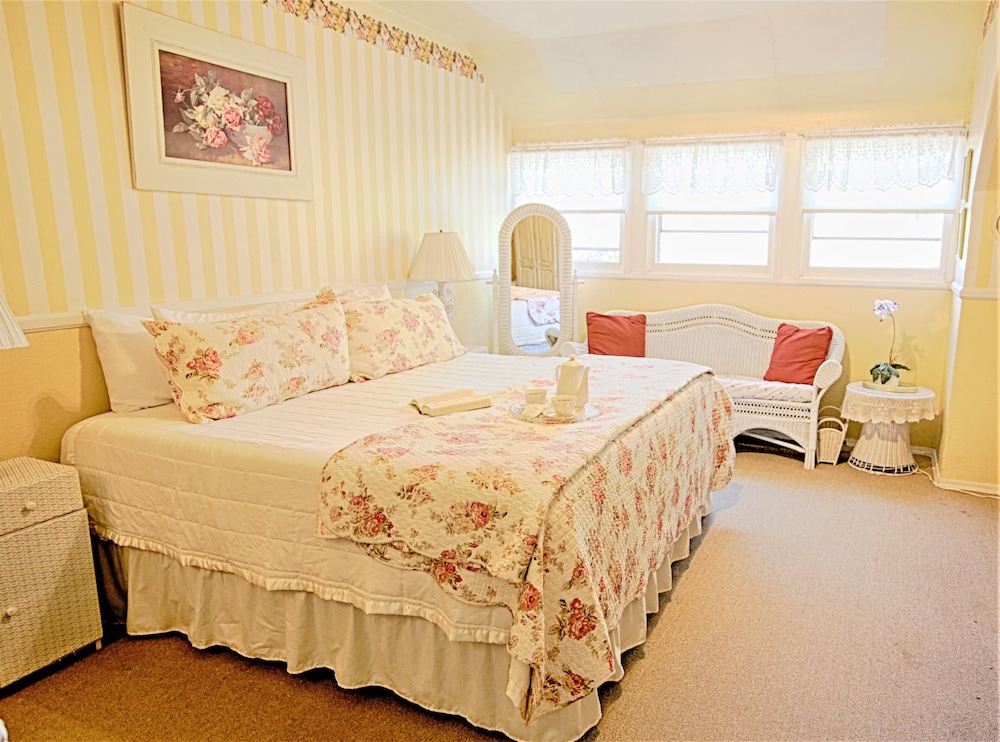 Gold Mountain Manor 15/48