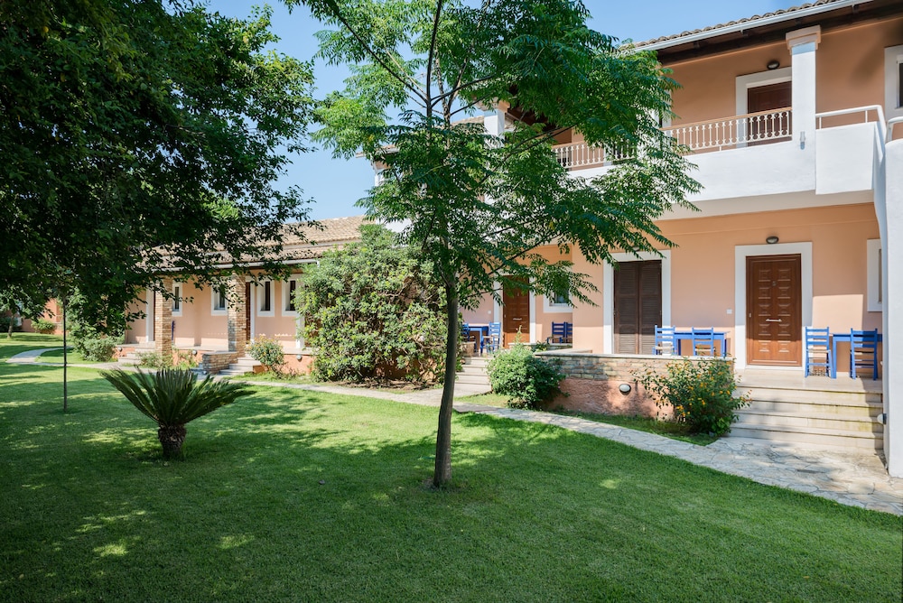 Folies Corfu Hotel Apartments 35/50