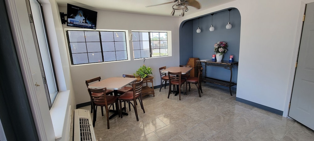 Americas Best Value Inn San Antonio Downtown Riverwalk 30/42