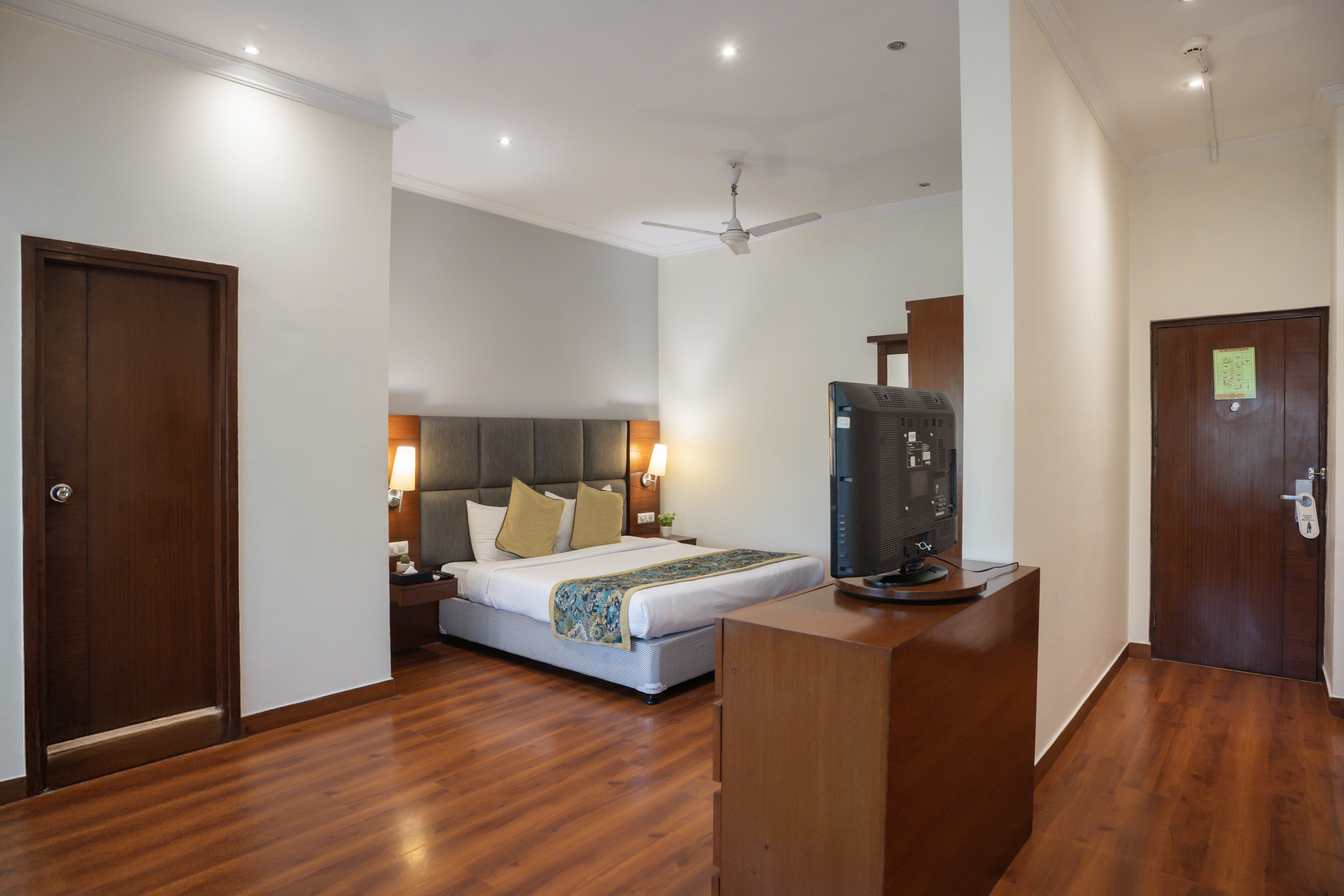 Maharani, Suite, Single