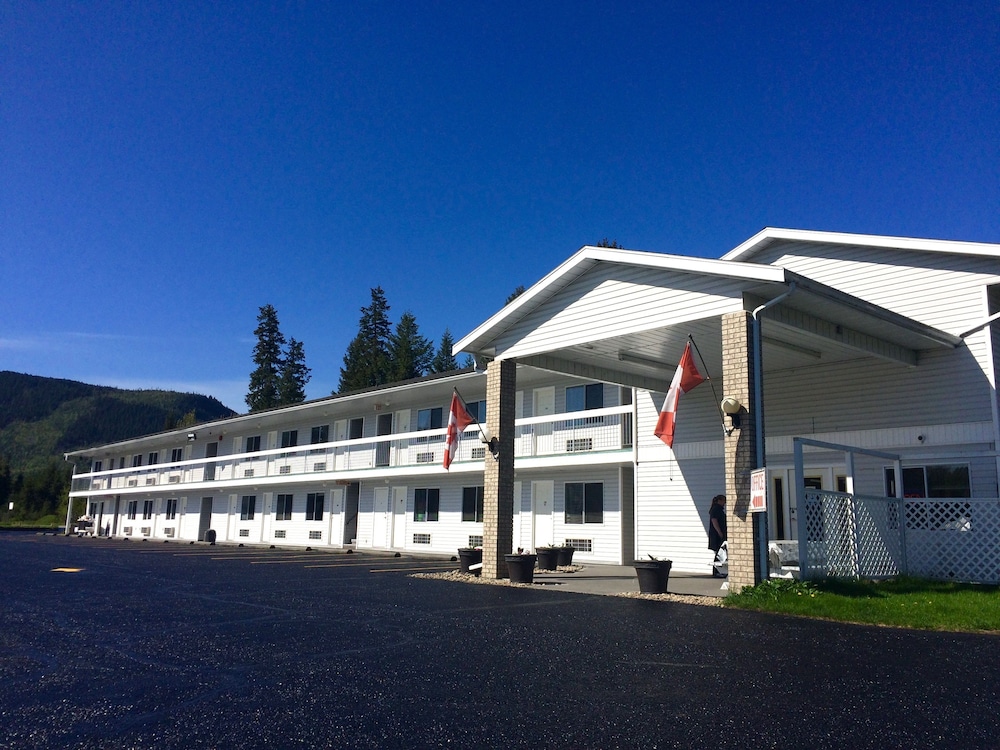 Super 8 by Wyndham Clearwater BC 5/61