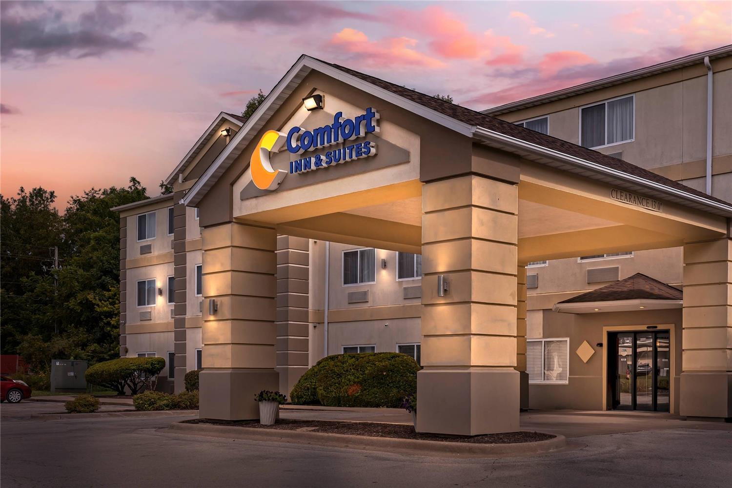 Comfort Inn & Suites East Moline near I-80 5/29