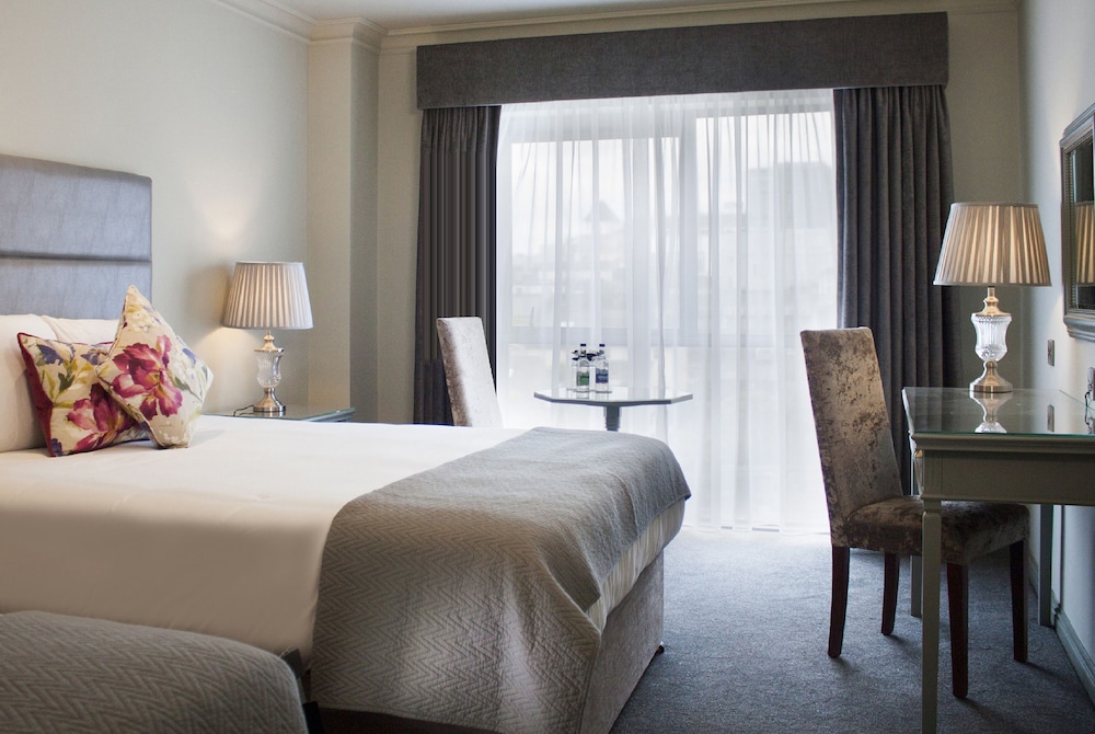 ROOM, SINGLE, DOUBLE BED
