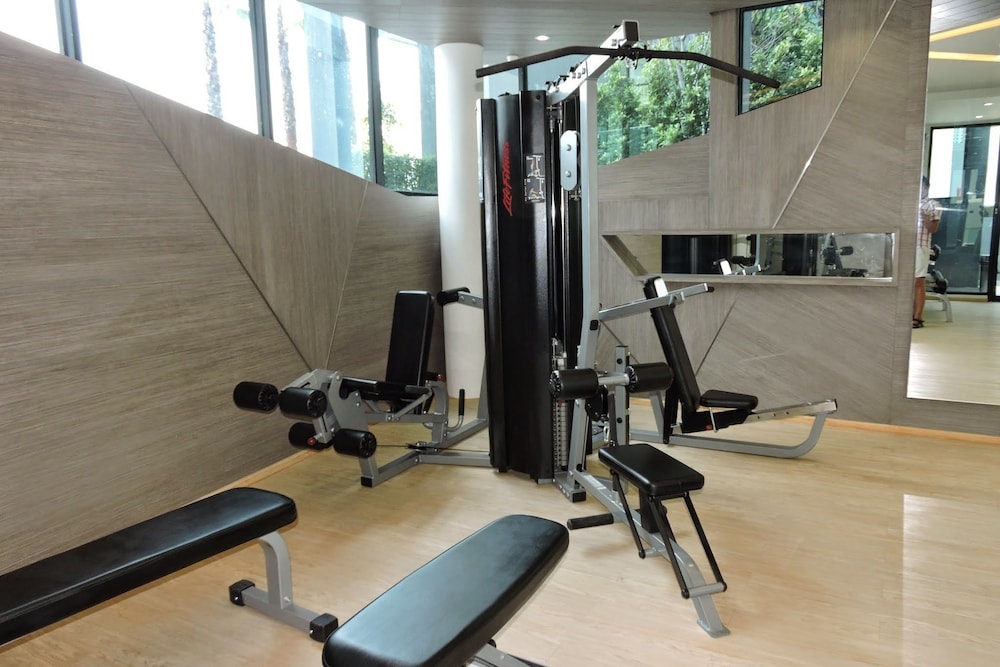 Acqua Condominium 24/50