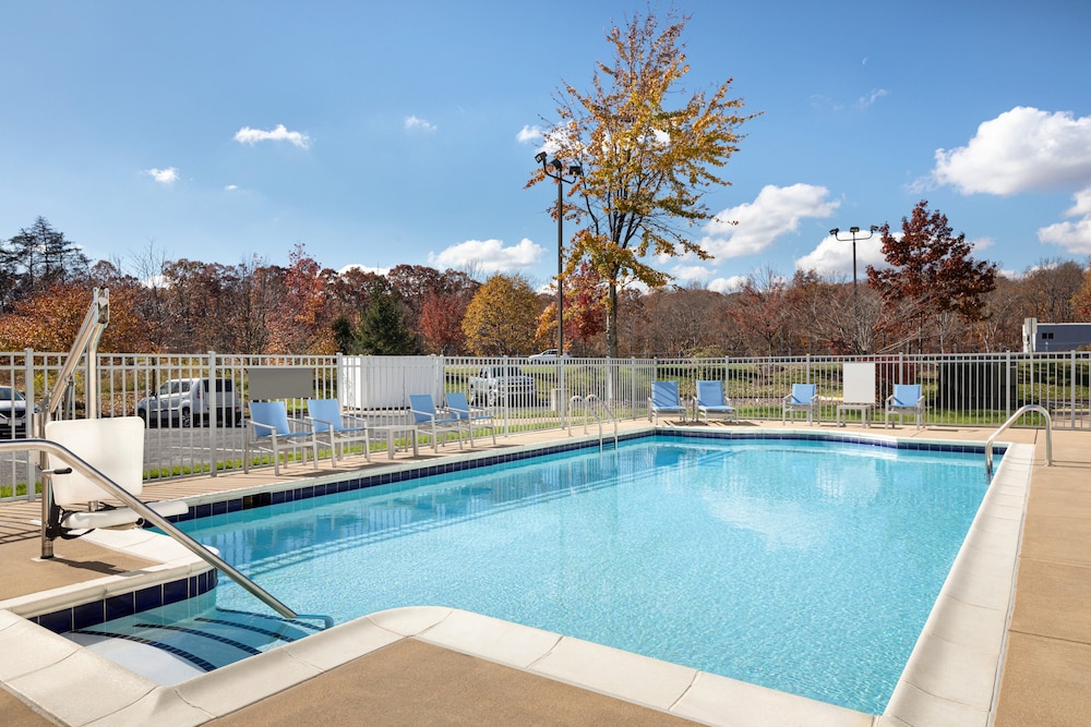 Holiday Inn Dumfries Quantico Center 30/42