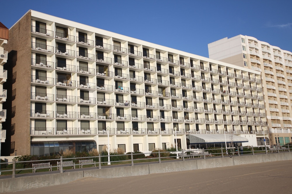 The Barclay Towers Resort Hotel 3/49