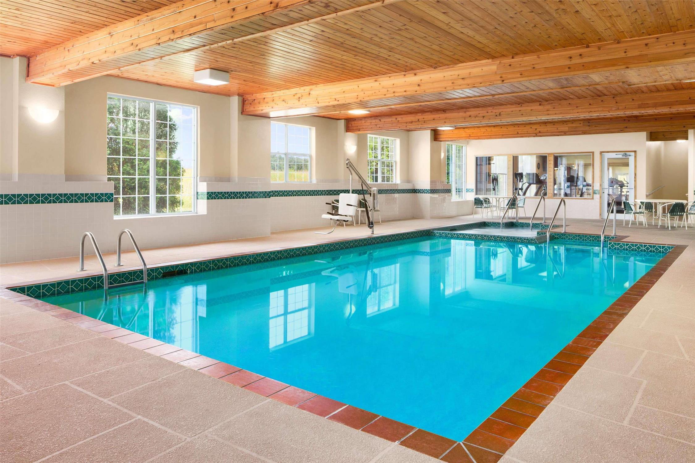 Country Inn & Suites by Radisson Kenosha - Pleasant Prairie 18/39