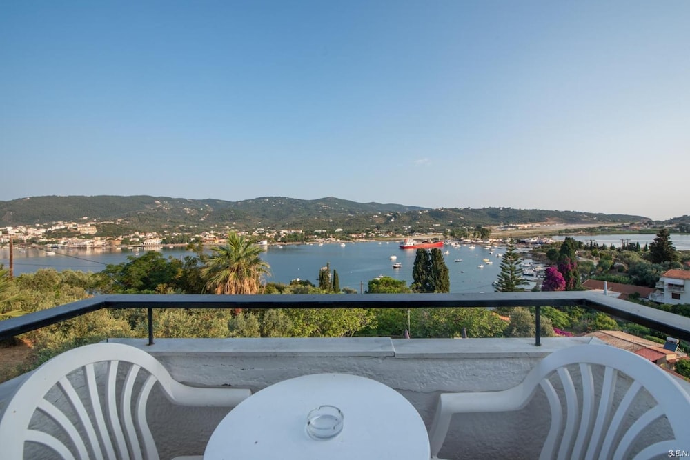 Anamar Skiathos 32/48