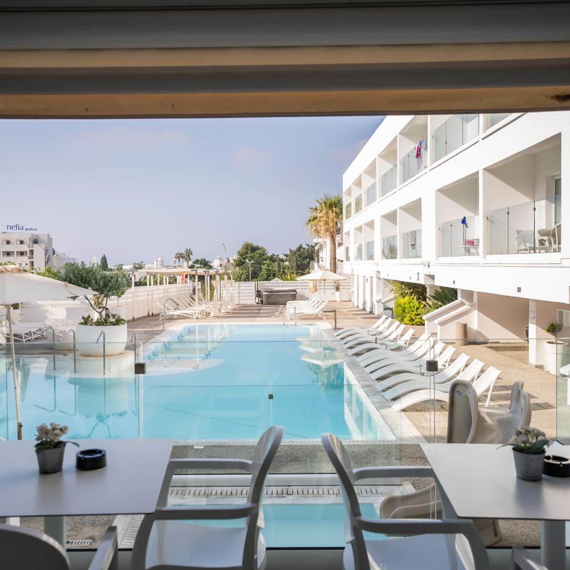 Liquid Hotel Apartments 60/62