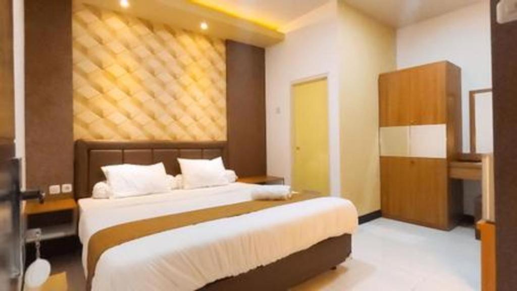 Merr 57 Hotel 8/22
